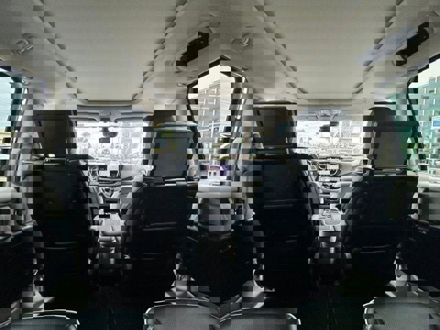 Used 2024 Chrysler Pacifica Limited w/ Uconnect Theater Family Group image 9