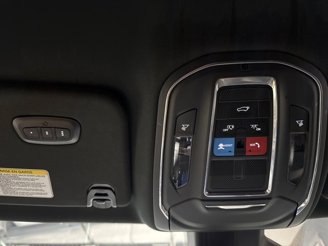 Used 2024 Jeep Wagoneer L Series II image 15