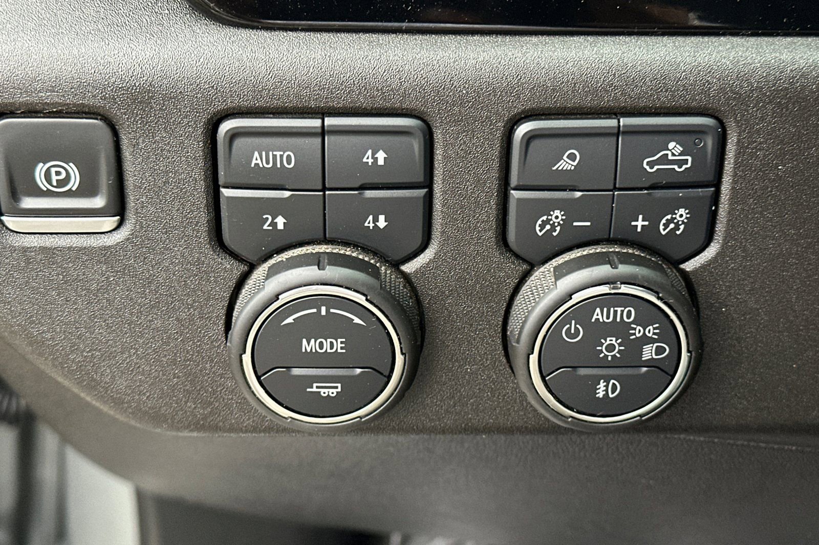 Used 2025 Chevrolet Silverado 2500 LTZ w/ Trail Boss Package image 36