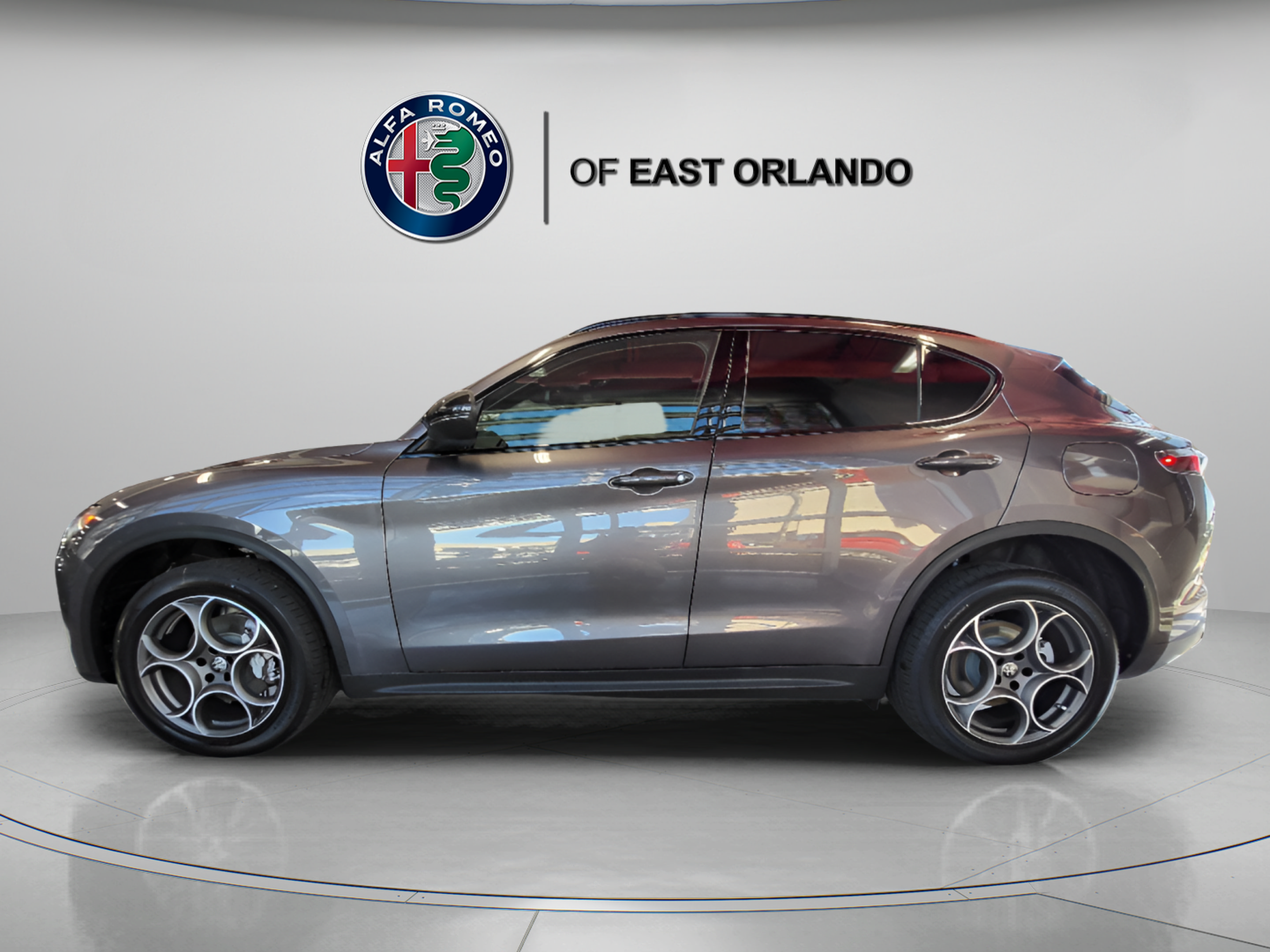 New 2025 Alfa Romeo Stelvio Sprint AWD/4WD image 5