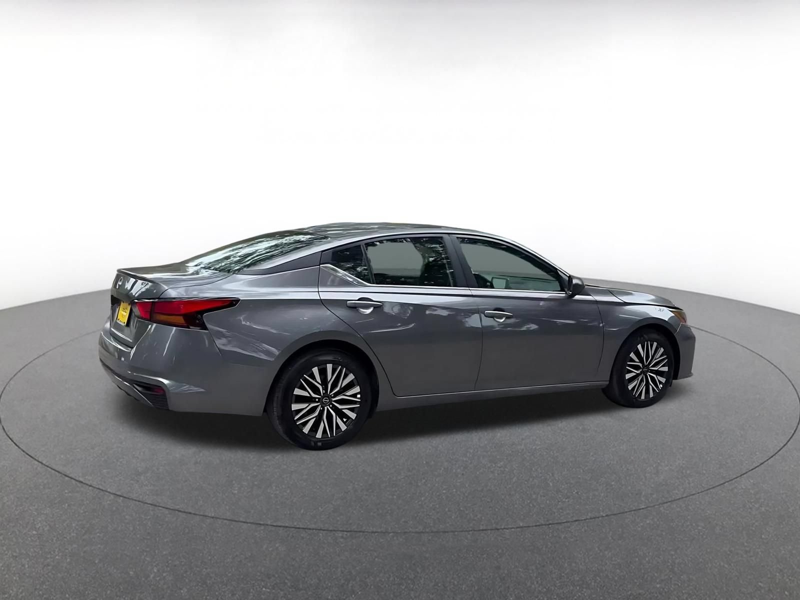 Used 2026 Nissan Altima 2.5 SV FWD image 15