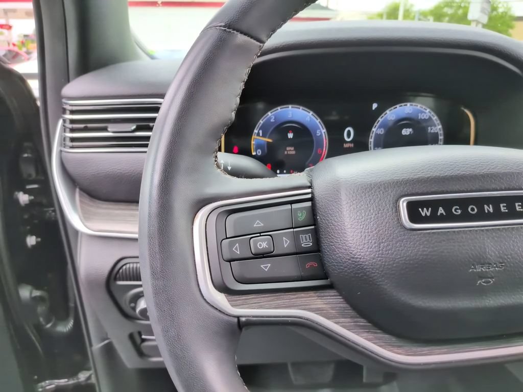Used 2023 Jeep Wagoneer Series III w/ Preferred Equipment Group AWD/4WD image 25