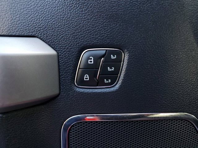 Used 2022 Ford F450 Lariat w/ Chrome Package image 17