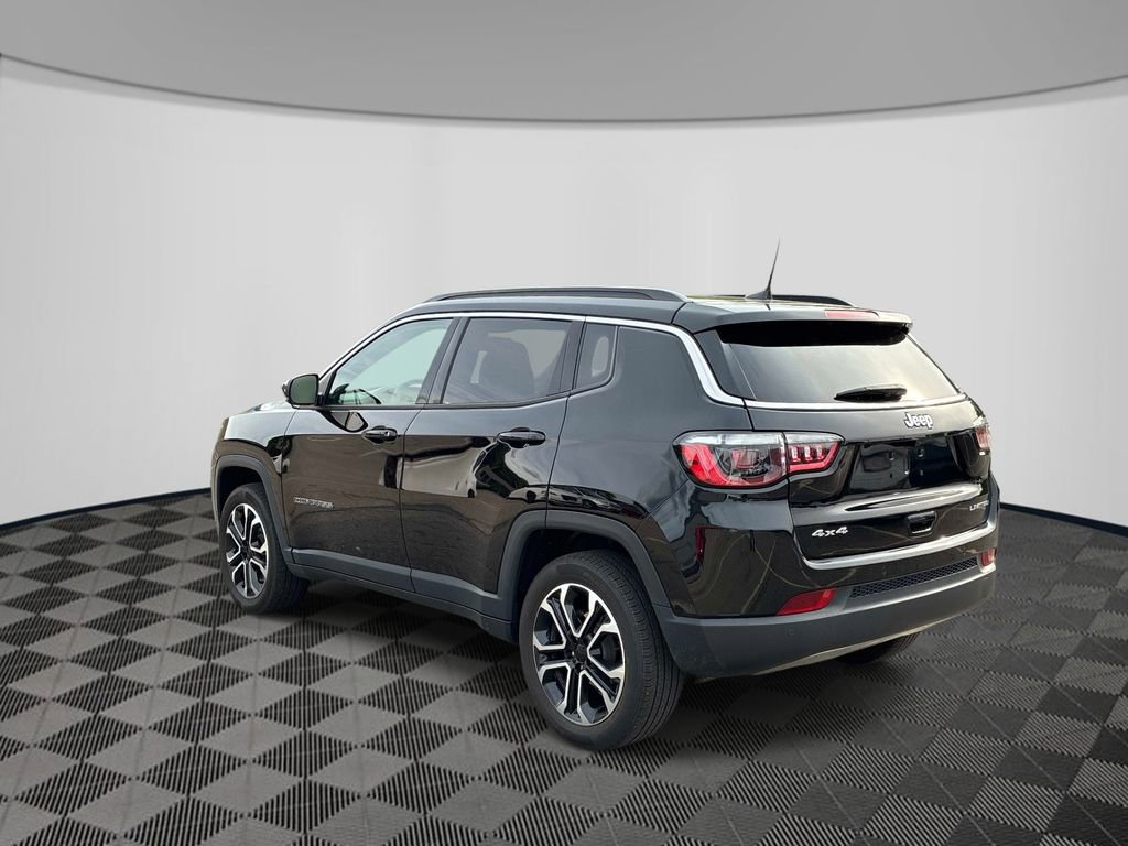 Used 2024 Jeep Compass Limited w/ Sun and Sound Group AWD/4WD image 5