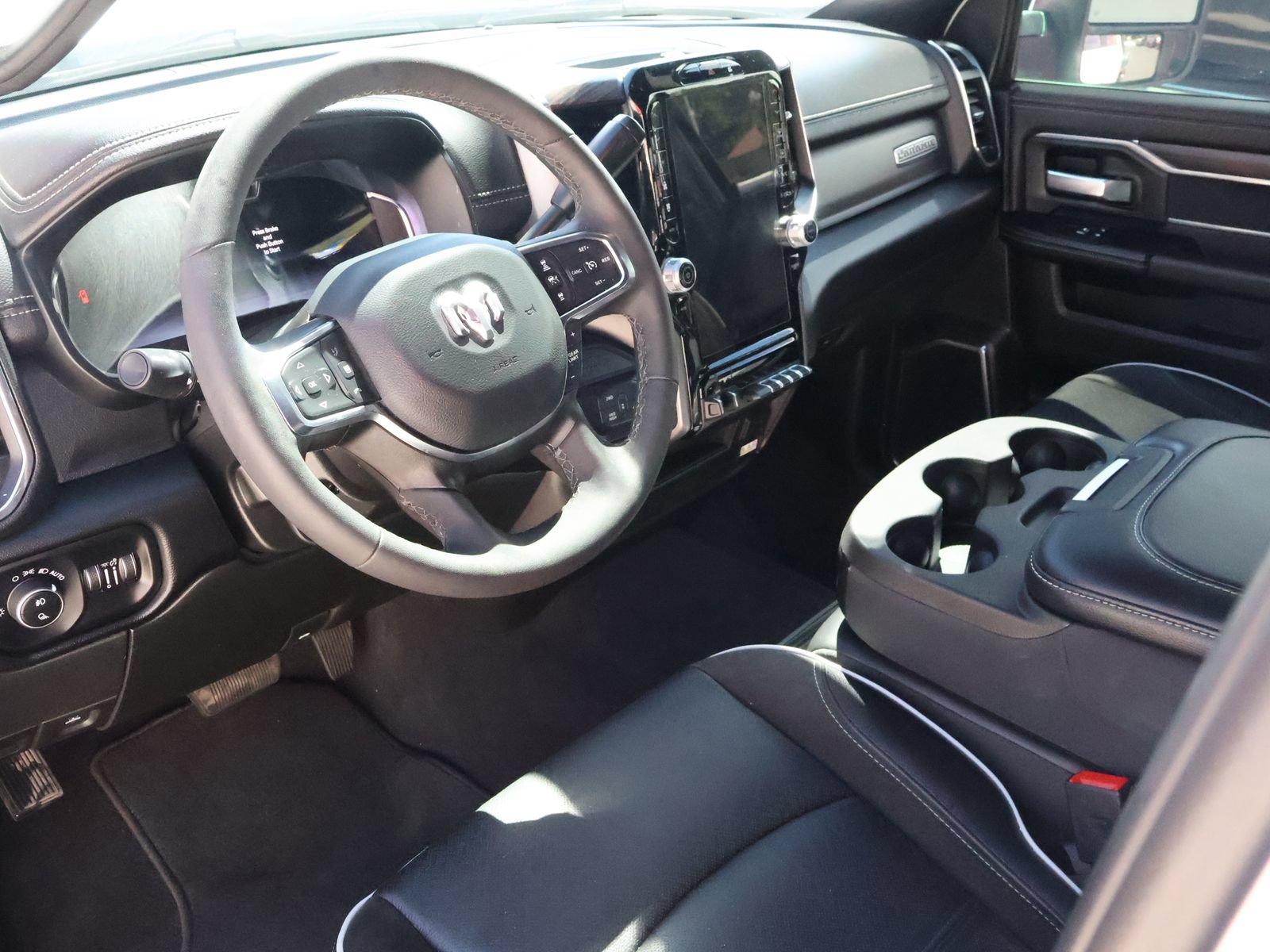 Used 2026 RAM 2500 Laramie AWD/4WD image 22