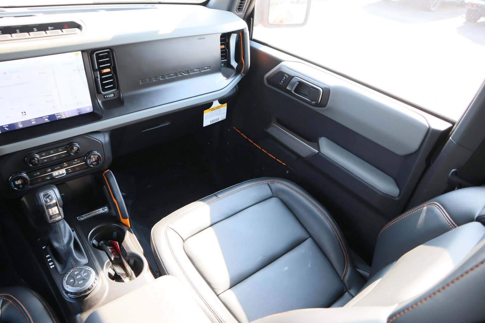 New 2023 Ford Bronco Badlands w/ Sasquatch Package AWD/4WD image 30