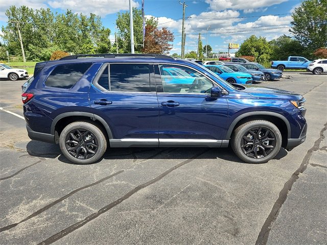 New 2025 Honda Pilot Touring image 7