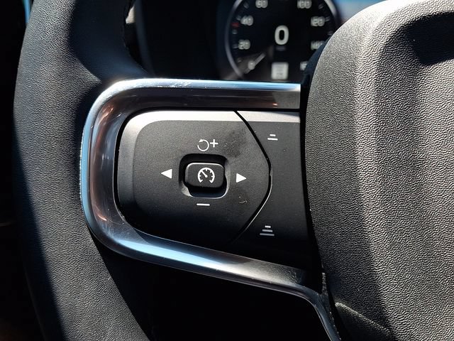 Used 2022 Volvo XC40 T5 R-Design AWD/4WD image 17