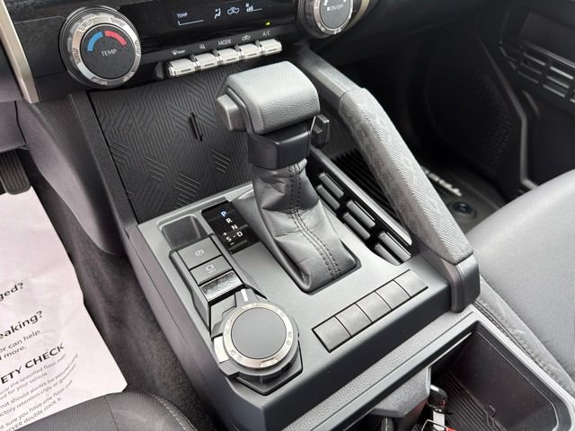 Used 2025 Toyota Tacoma SR w/ SR Upgrade Package AWD/4WD image 20