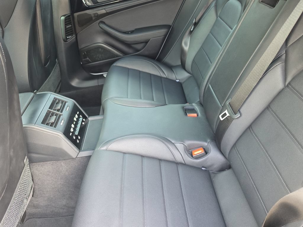 Used 2024 Porsche Panamera w/ Premium Package RWD image 11