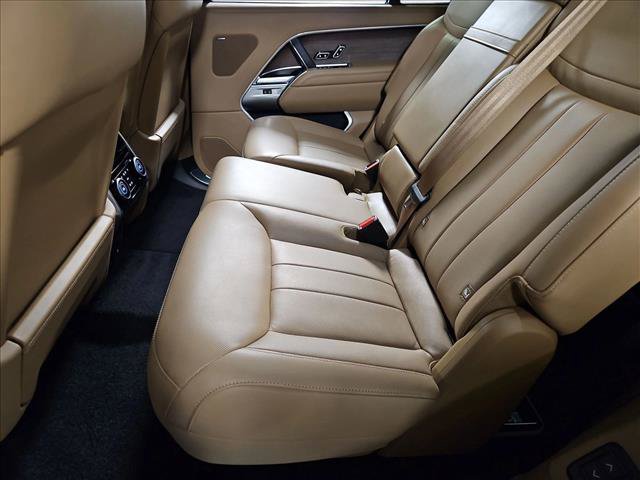 Used 2025 Land Rover Range Rover Long Wheelbase SE AWD/4WD image 20