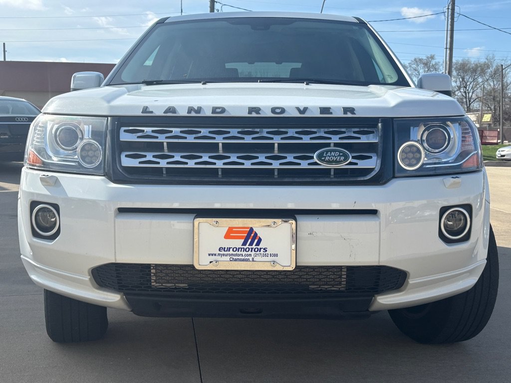 Used 2013 Land Rover LR2 HSE AWD/4WD image 2