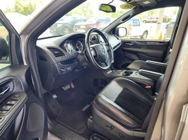 Used 2015 Dodge Grand Caravan SXT FWD image 10