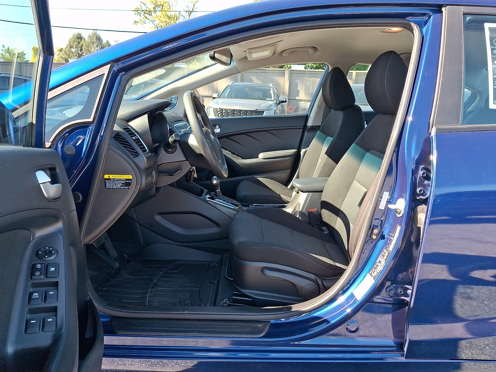 Used 2017 Kia Forte LX FWD image 14
