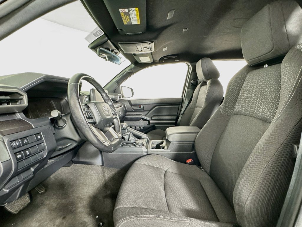 Used 2025 Toyota 4Runner SR5 AWD/4WD image 10