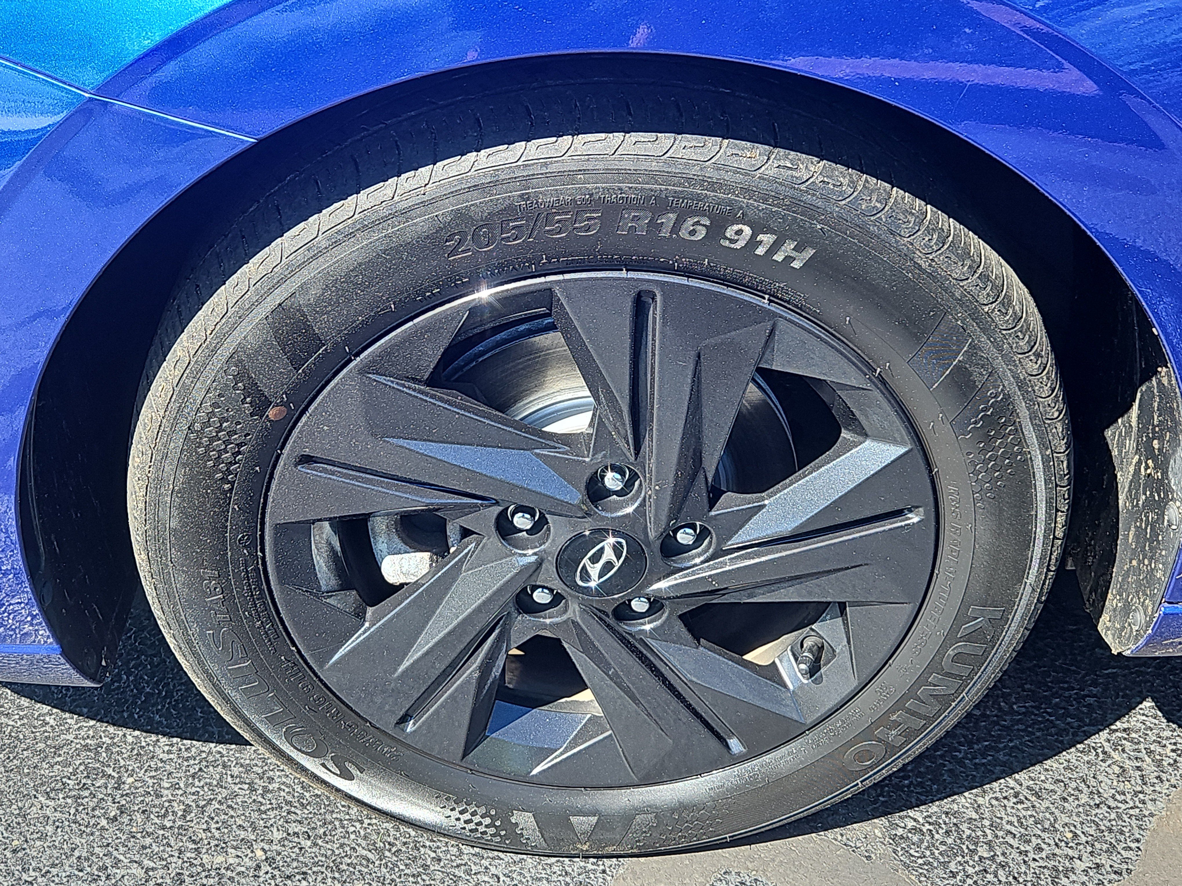 Used 2021 Hyundai Elantra SEL w/ Convenience Package FWD image 4