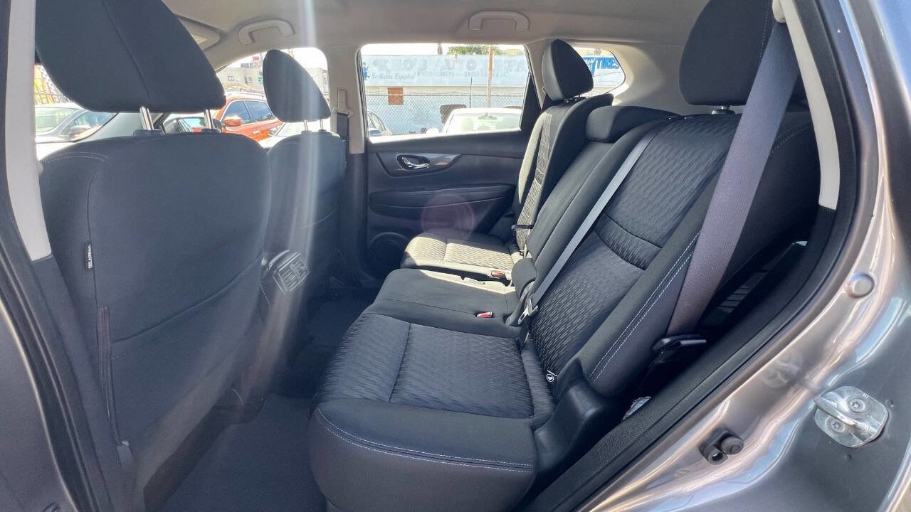 Used 2017 Nissan Rogue S image 20