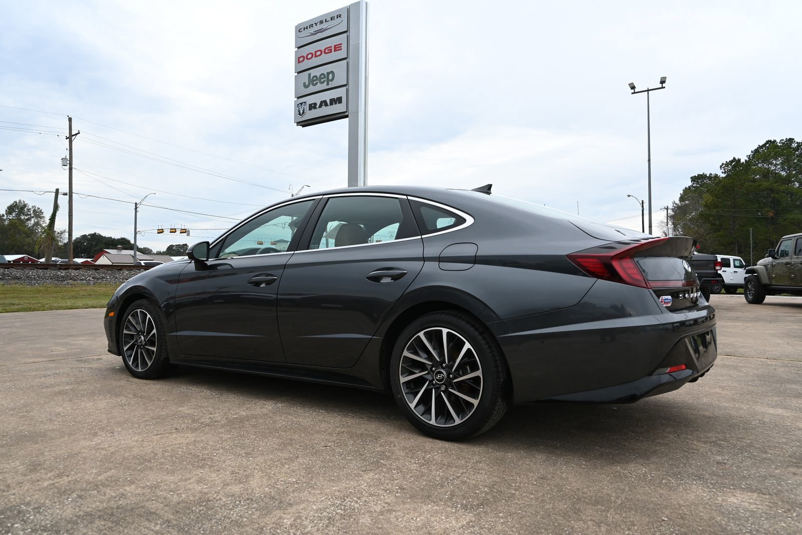 Used 2023 Hyundai Sonata Limited w/ Cargo Package image 2