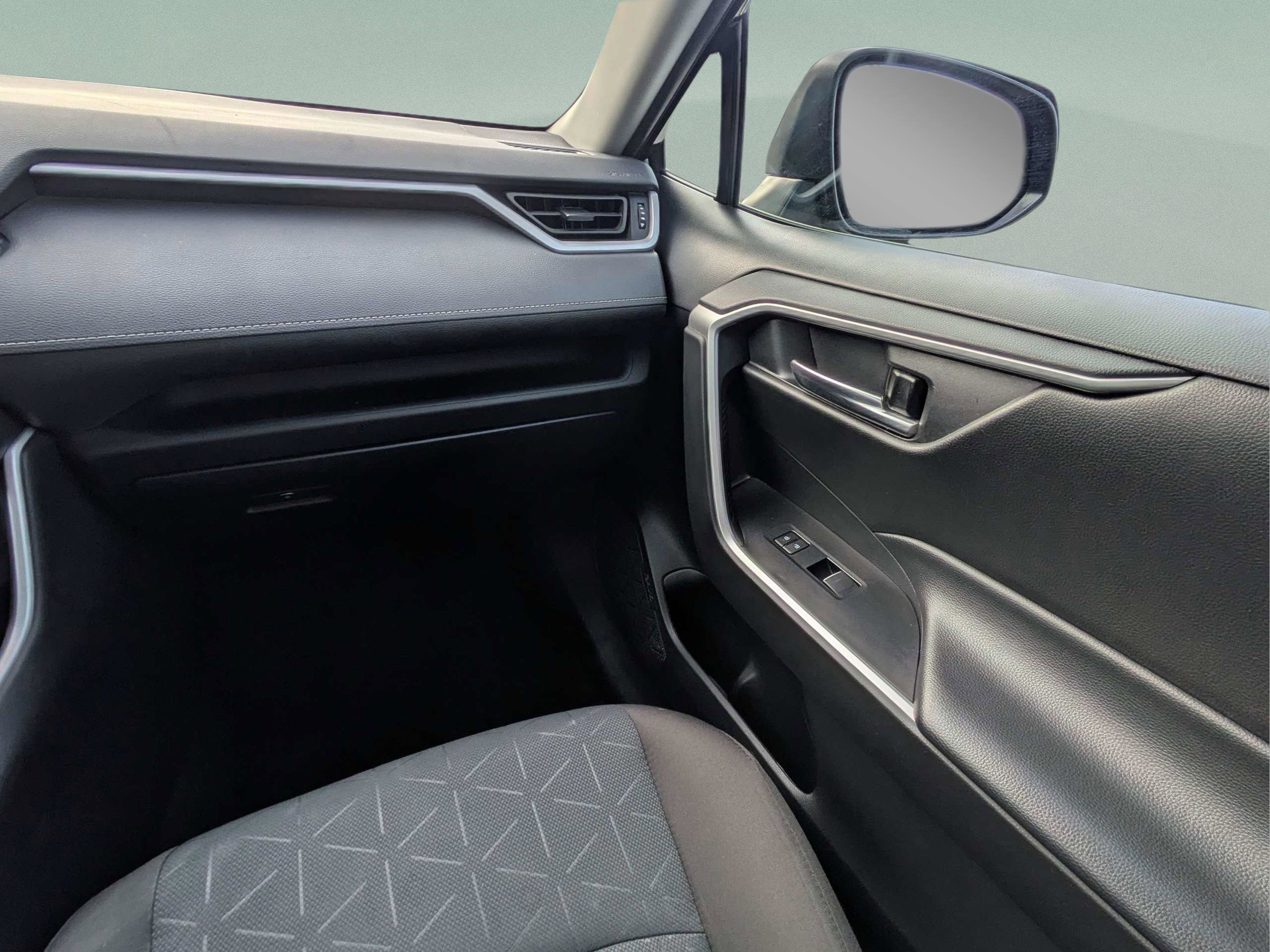 Used 2024 Toyota RAV4 XLE FWD image 18