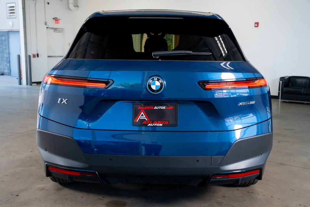 Used 2023 BMW iX xDrive50 w/ Premium Package AWD/4WD image 7