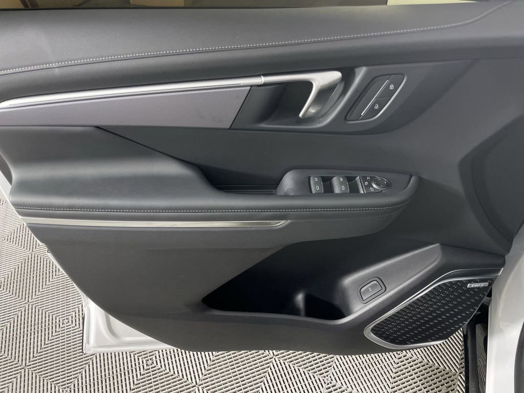 Used 2025 Buick Enclave Sport Touring image 21