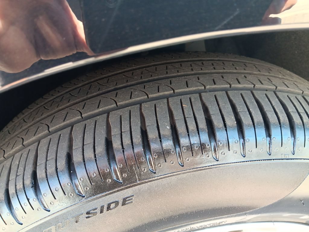 Used 2026 Chrysler Pacifica Limited FWD image 28