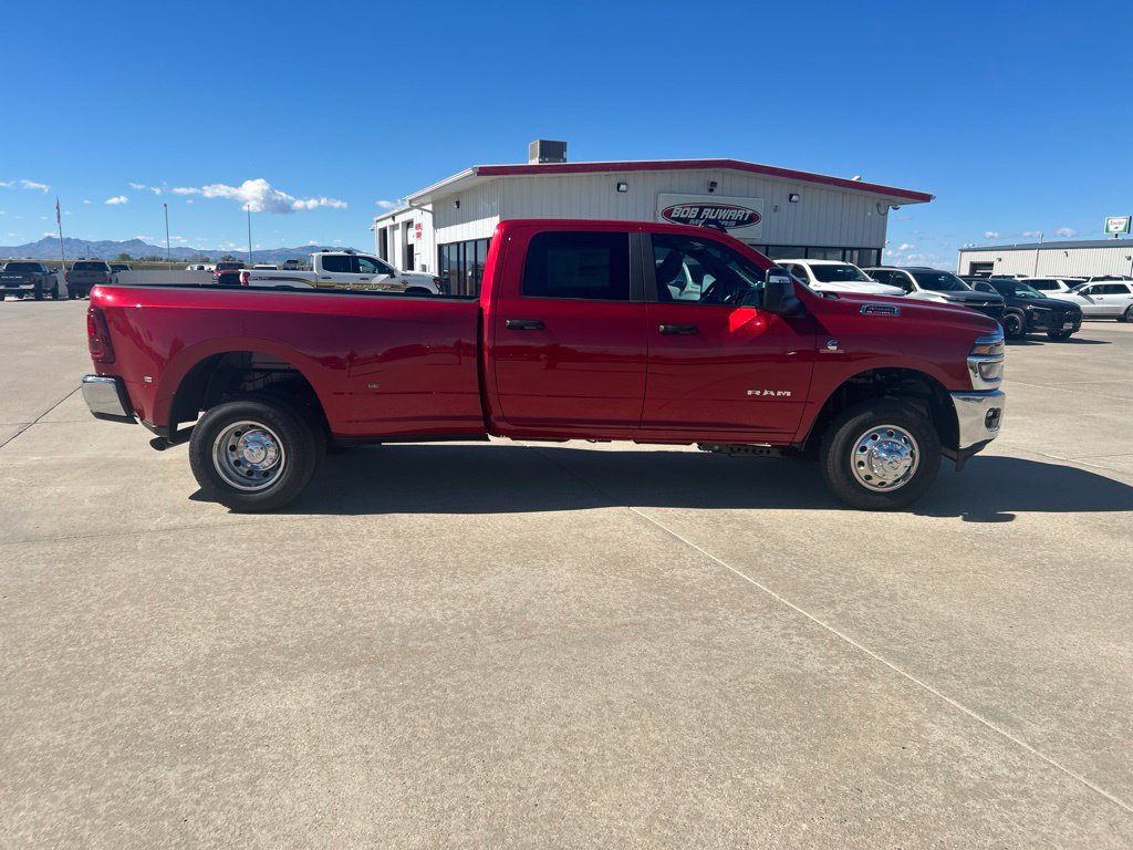 New 2027 RAM 3500 Big Horn AWD/4WD image 7