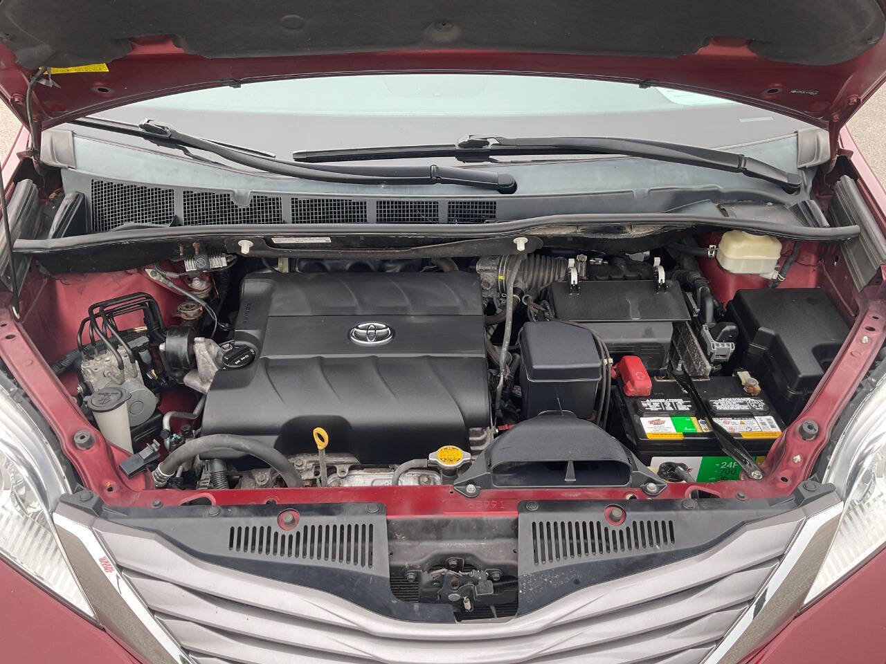 Used 2015 Toyota Sienna XLE FWD image 50