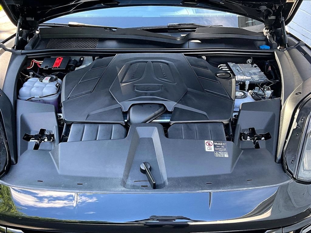 Certified 2026 Porsche Cayenne E-Hybrid Coupe AWD/4WD image 15