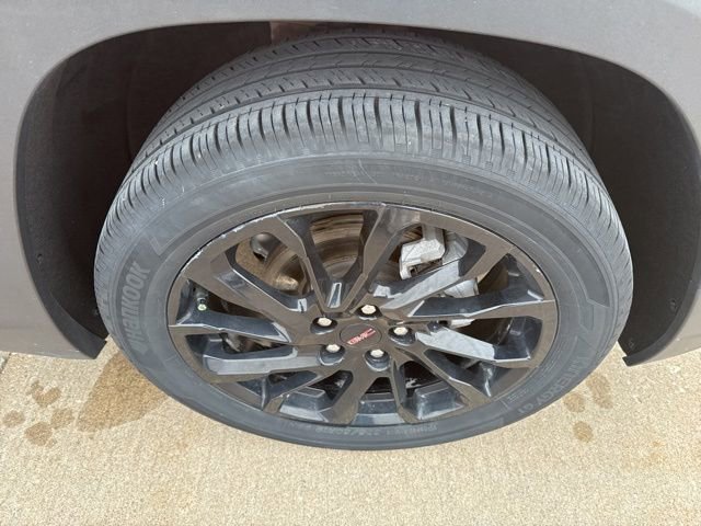 Used 2023 GMC Terrain SLE w/ Driver Convenience Package image 55