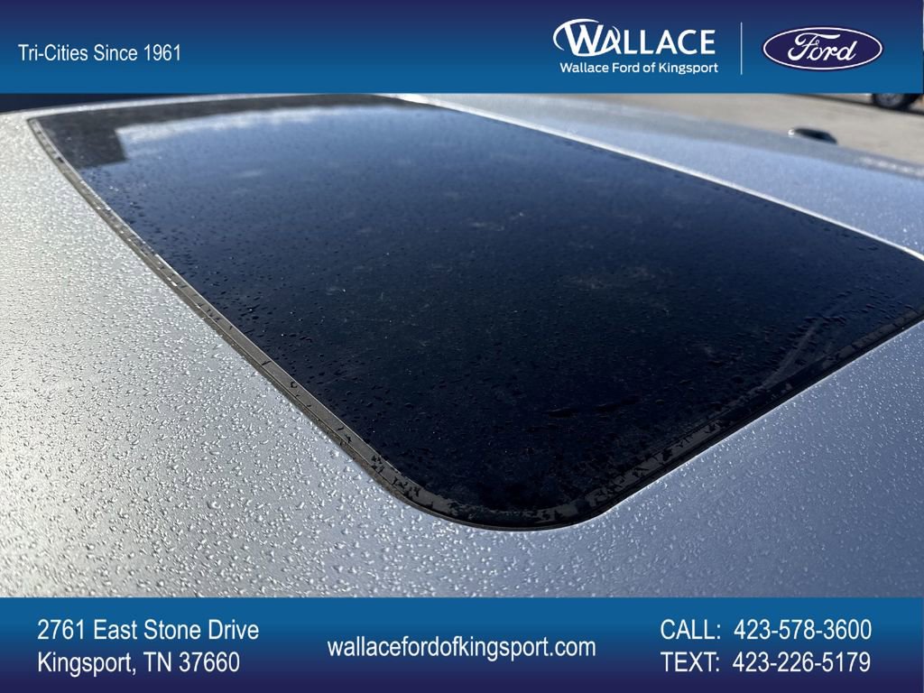 Used 2010 Dodge Challenger SE RWD image 10