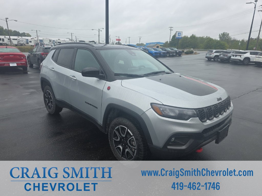 Used 2025 Jeep Compass Trailhawk AWD/4WD image 8