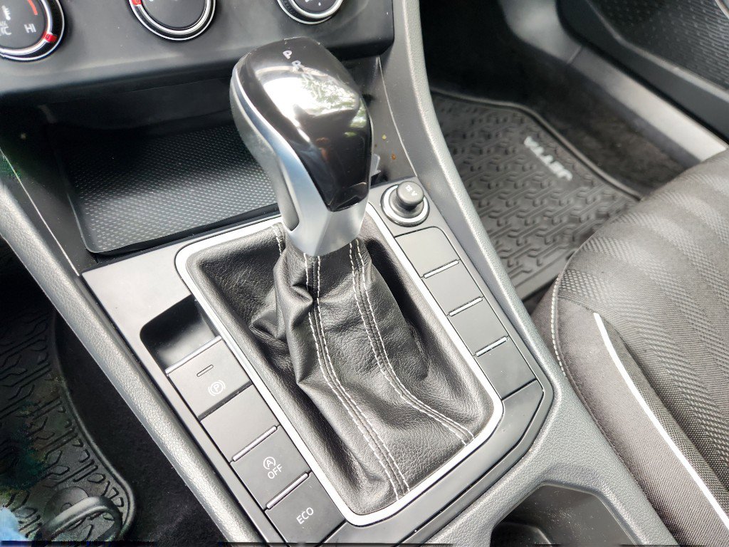 Certified 2024 Volkswagen Jetta Sport image 30