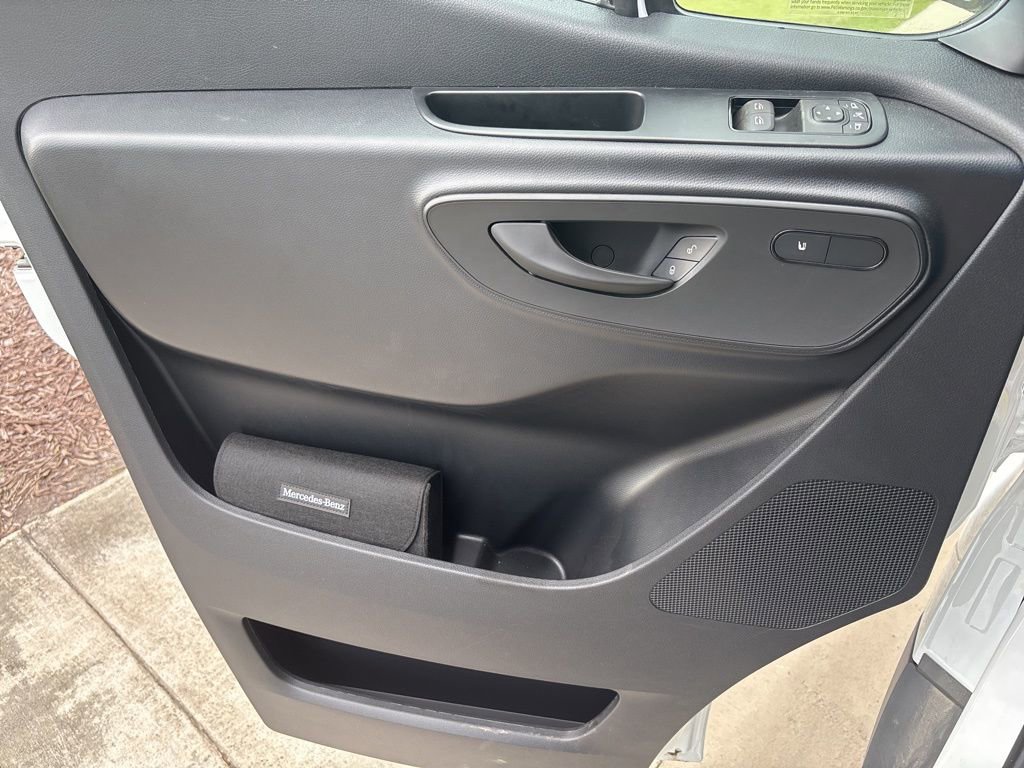 Used 2024 Mercedes-Benz Sprinter 2500 image 39