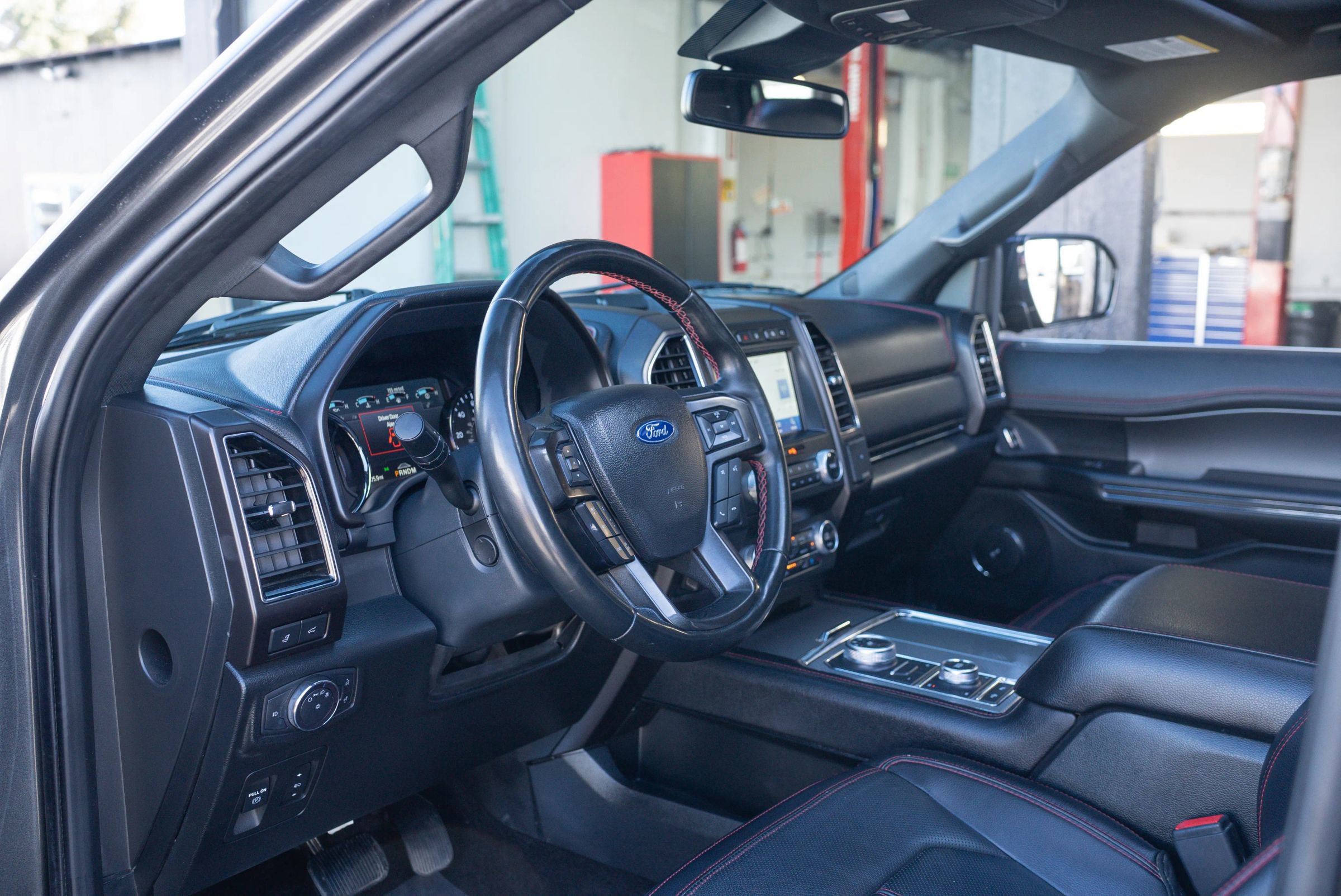 Used 2021 Ford Expedition Max Limited AWD/4WD image 14