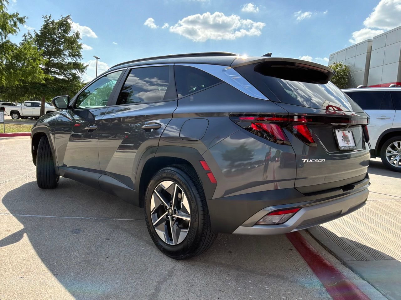 Used 2026 Hyundai Tucson SEL FWD image 8