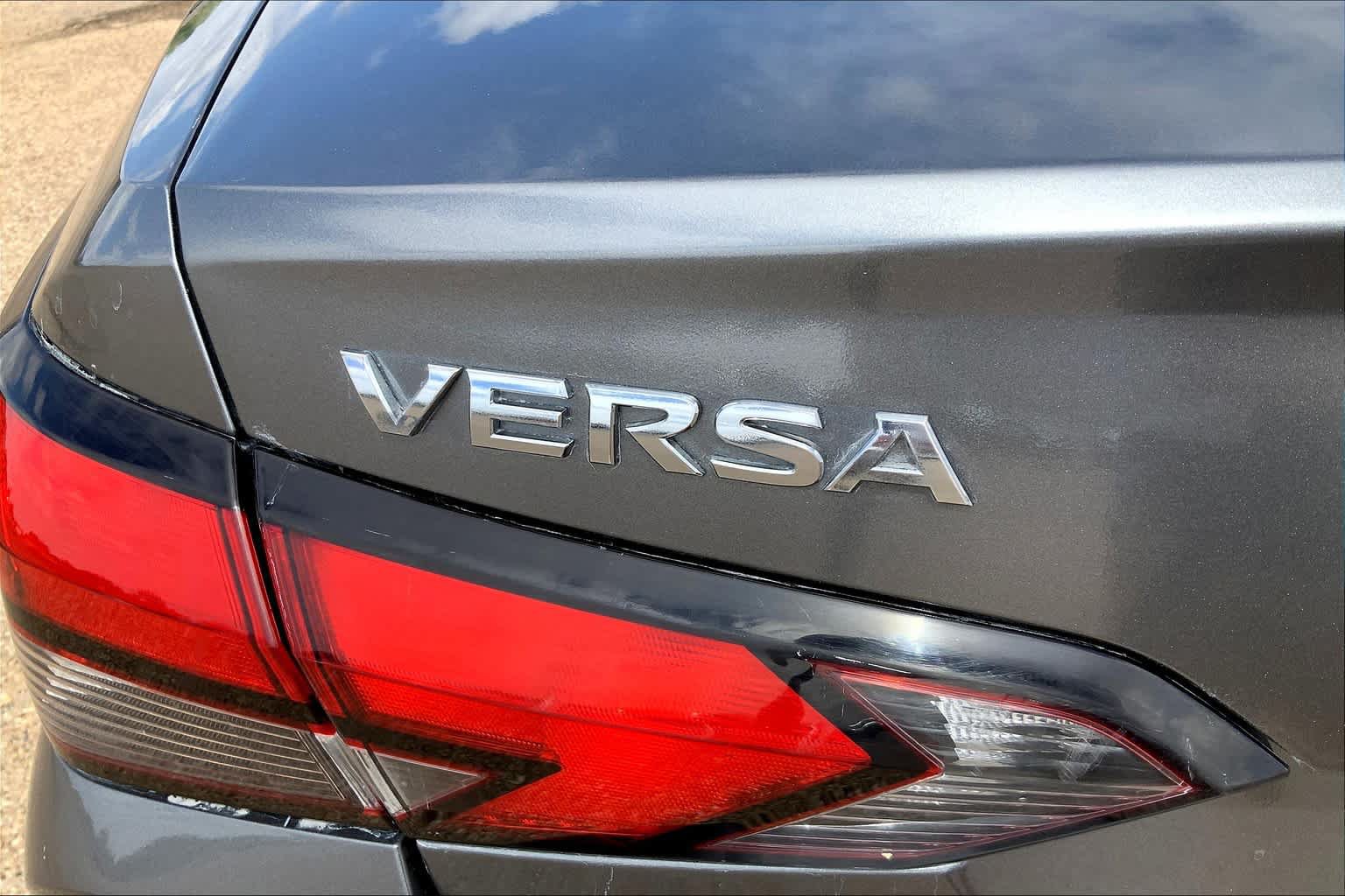 Used 2020 Nissan Versa S FWD image 9