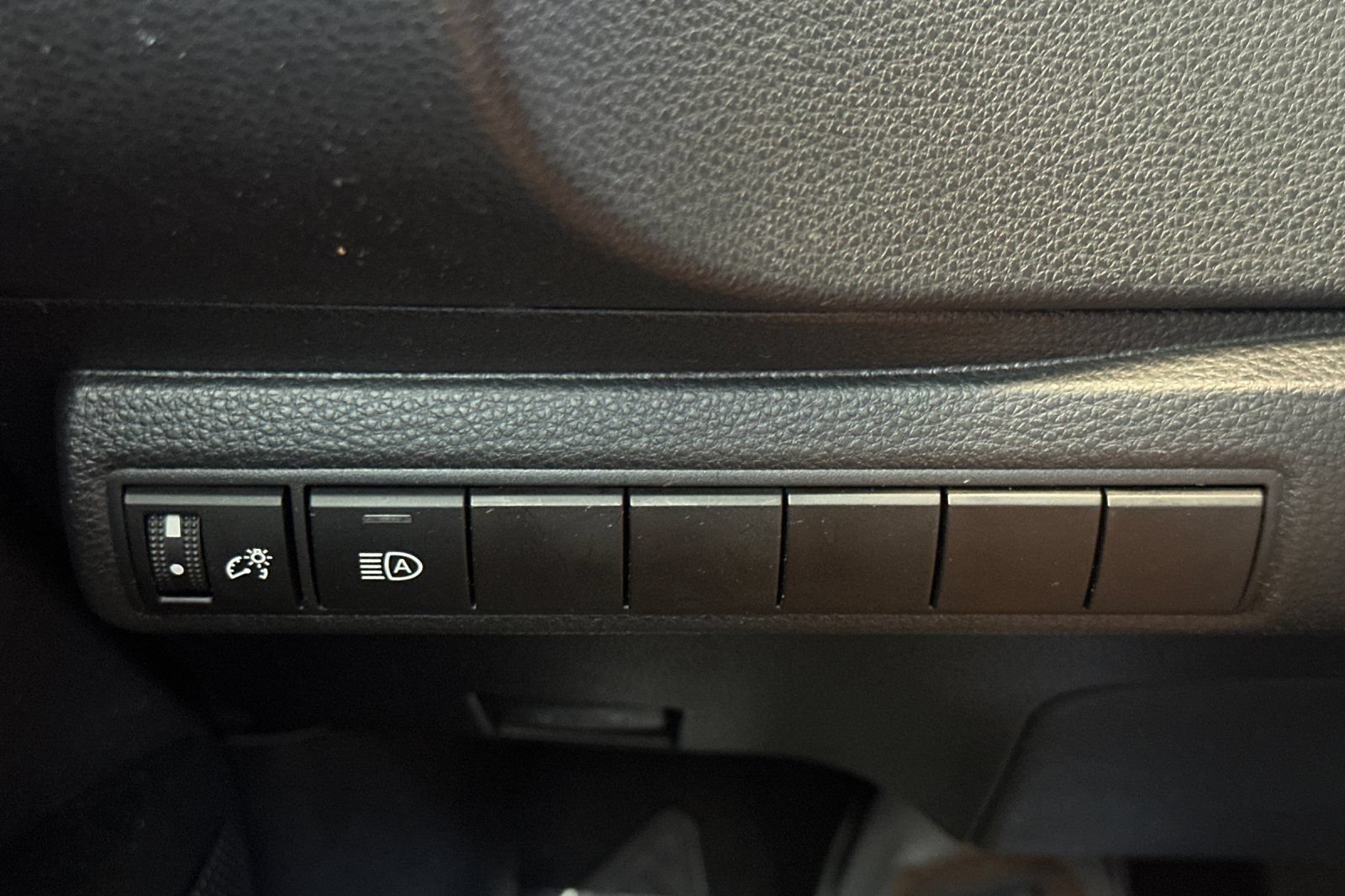 Certified 2023 Toyota Corolla LE FWD image 30