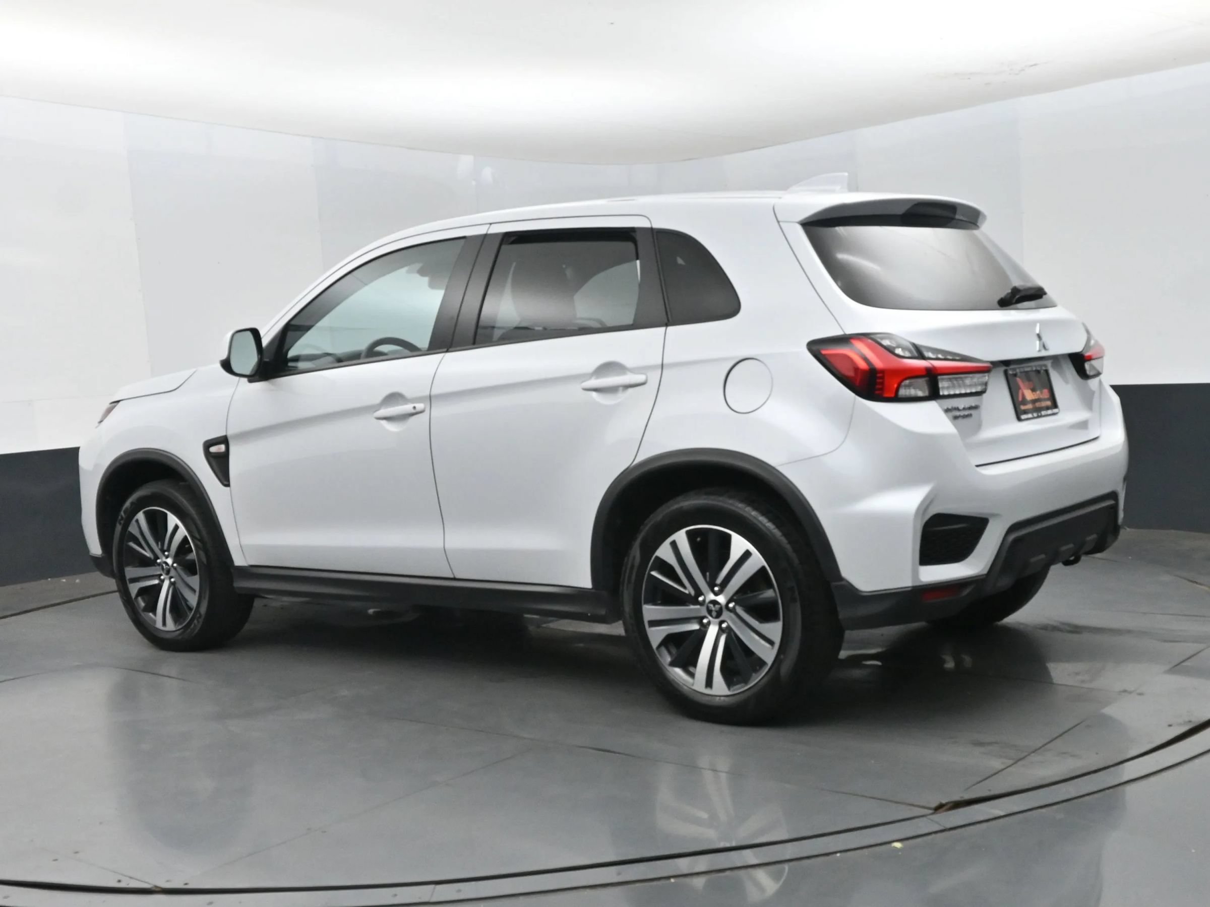 Used 2025 Mitsubishi Outlander Sport ES AWD/4WD image 7