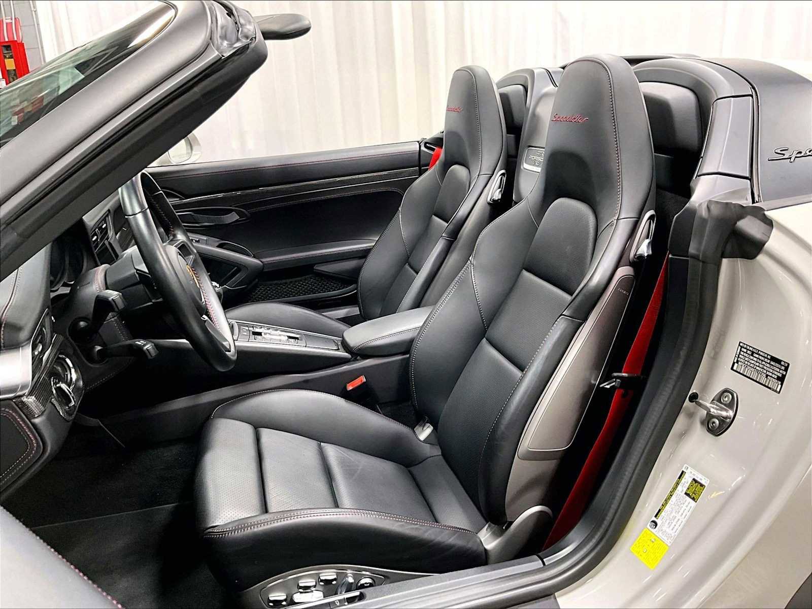 Used 2019 Porsche 911 Speedster image 8