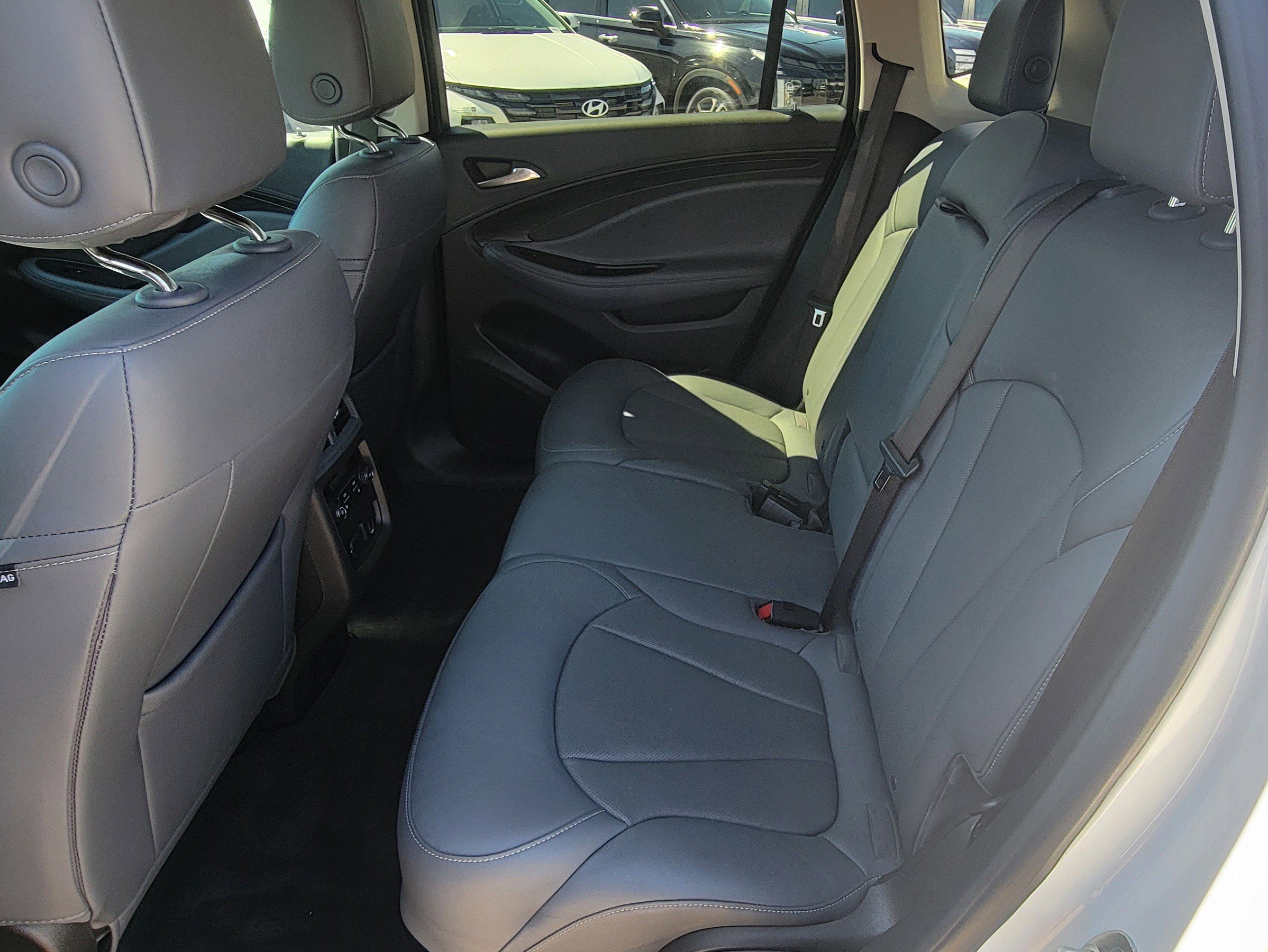 Used 2020 Buick Envision Essence image 8