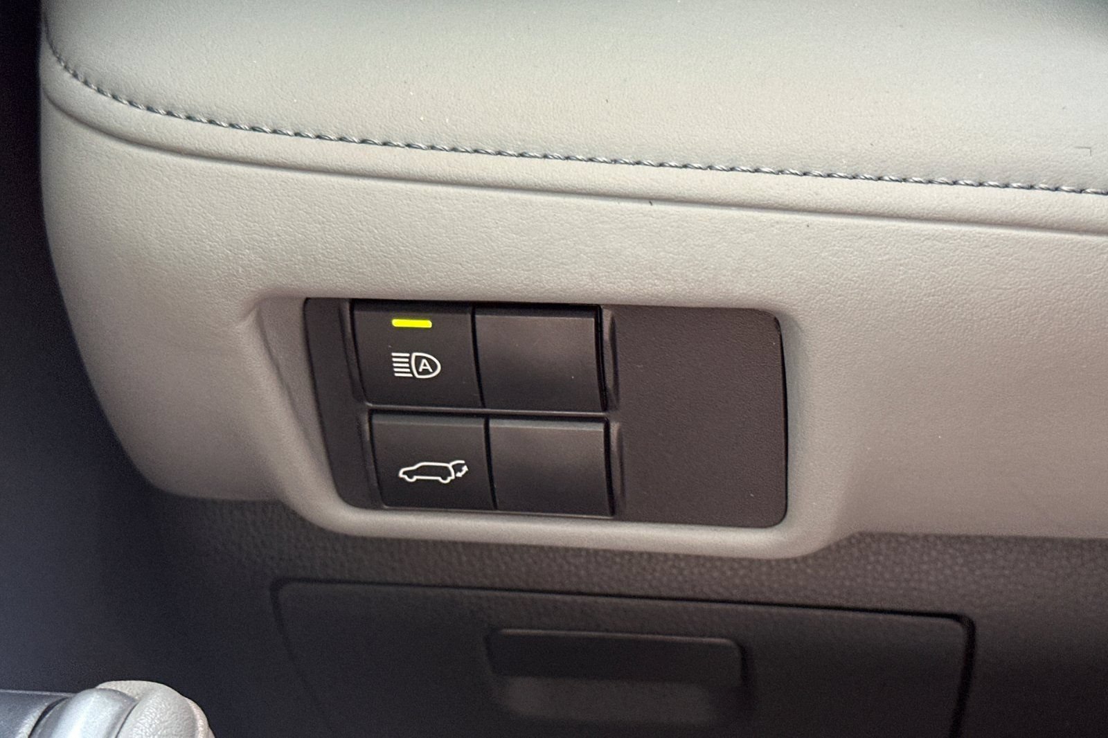 Certified 2024 Toyota Highlander XLE FWD image 33