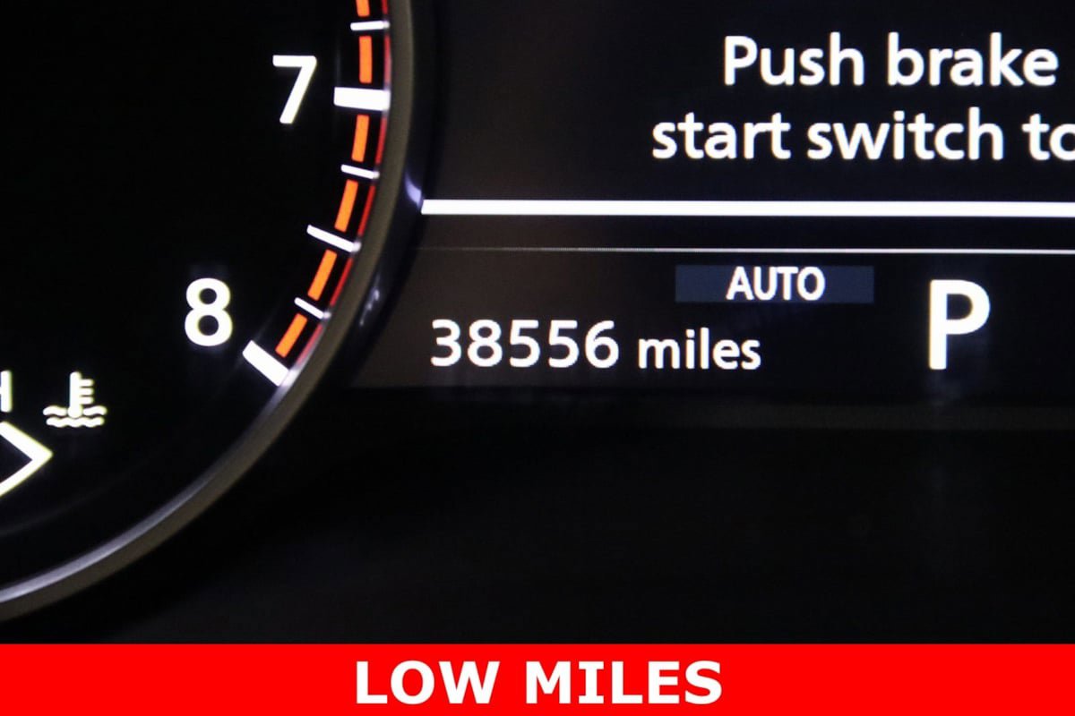 Used 2022 Nissan Pathfinder Platinum w/ Cargo Package image 17