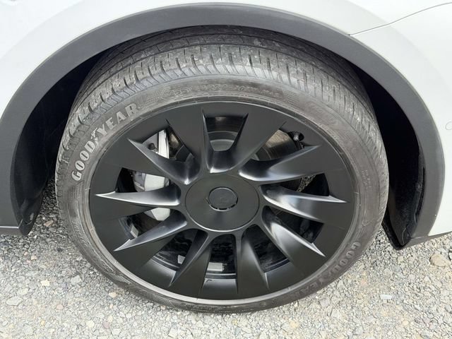 Used 2022 Tesla Model Y Long Range AWD/4WD image 7