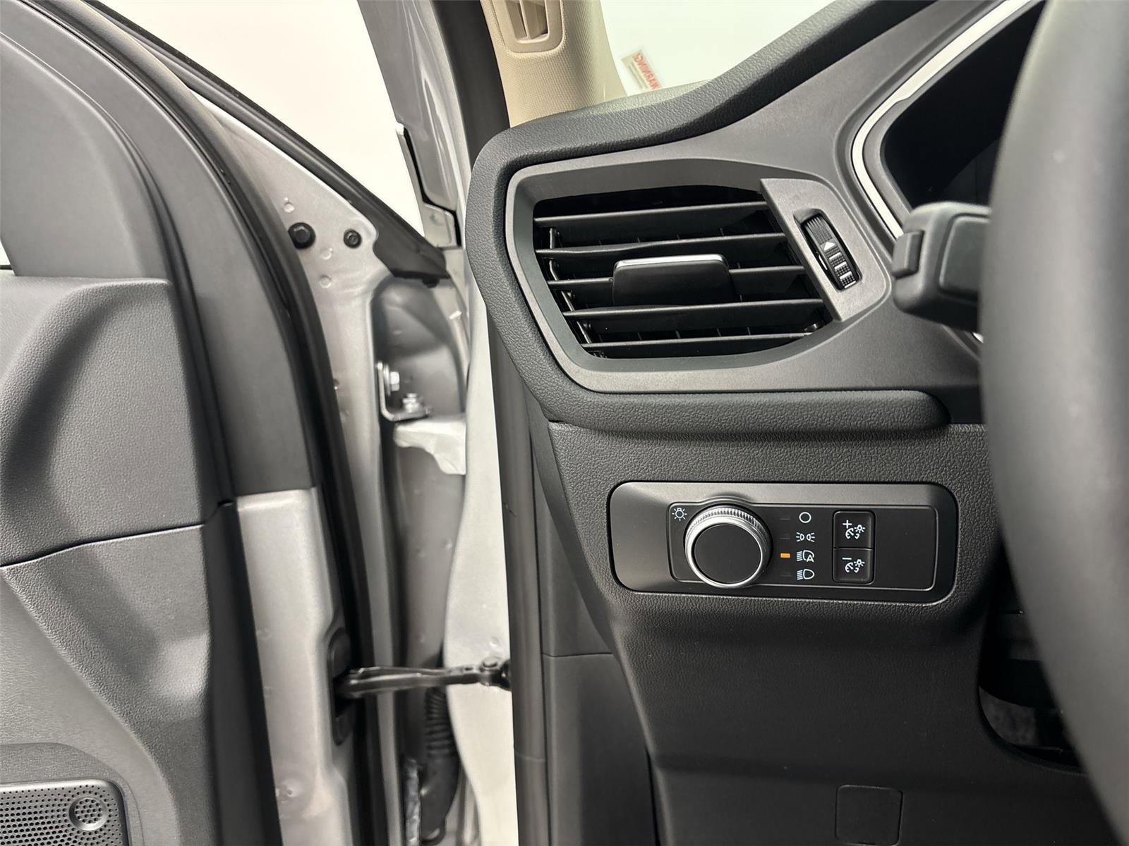 Used 2020 Ford Escape SE AWD/4WD image 31