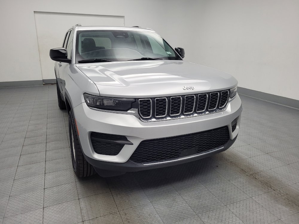 Used 2024 Jeep Grand Cherokee Laredo RWD image 14