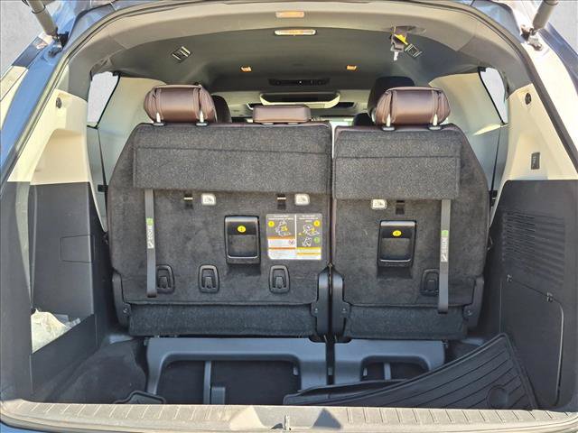 Used 2024 Toyota Sienna Platinum AWD/4WD image 6