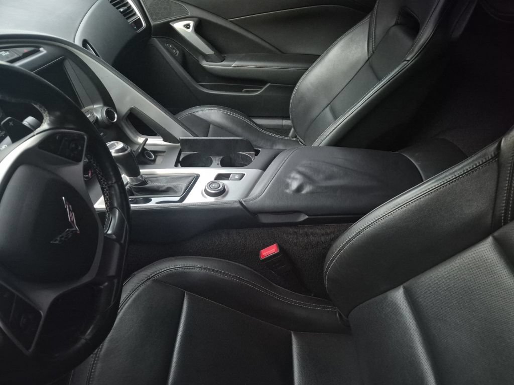Used 2017 Chevrolet Corvette Stingray Coupe w/ 1LT RWD image 31