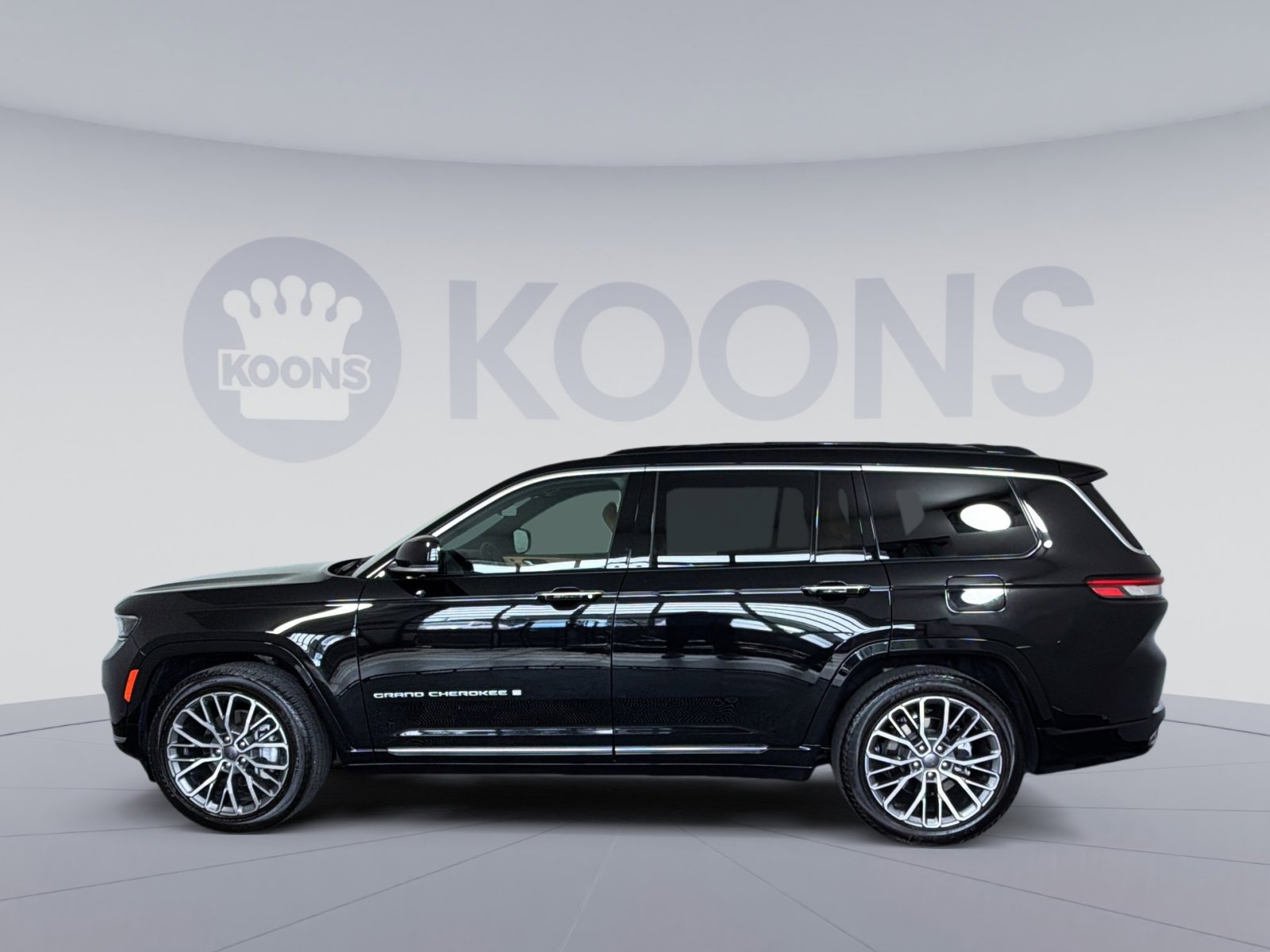 Used 2024 Jeep Grand Cherokee L Summit image 2