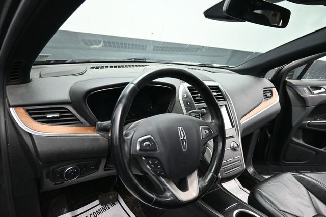 Used 2017 Lincoln MKC Reserve w/ Lincoln MKC Climate Package AWD/4WD image 16